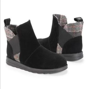 NWT MUK LUKS® Women's Mila Boots Size 7 in Black